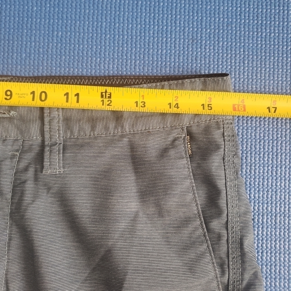 Billabong Submersible Shorts - Picture 6 of 10